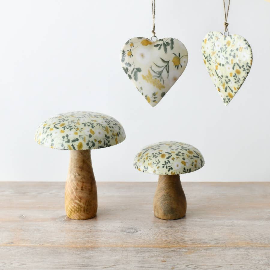 Springtime Wooden Mushroom, 15cm