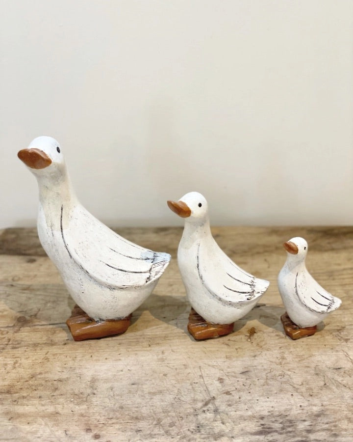 Posed White Duck, 21cm